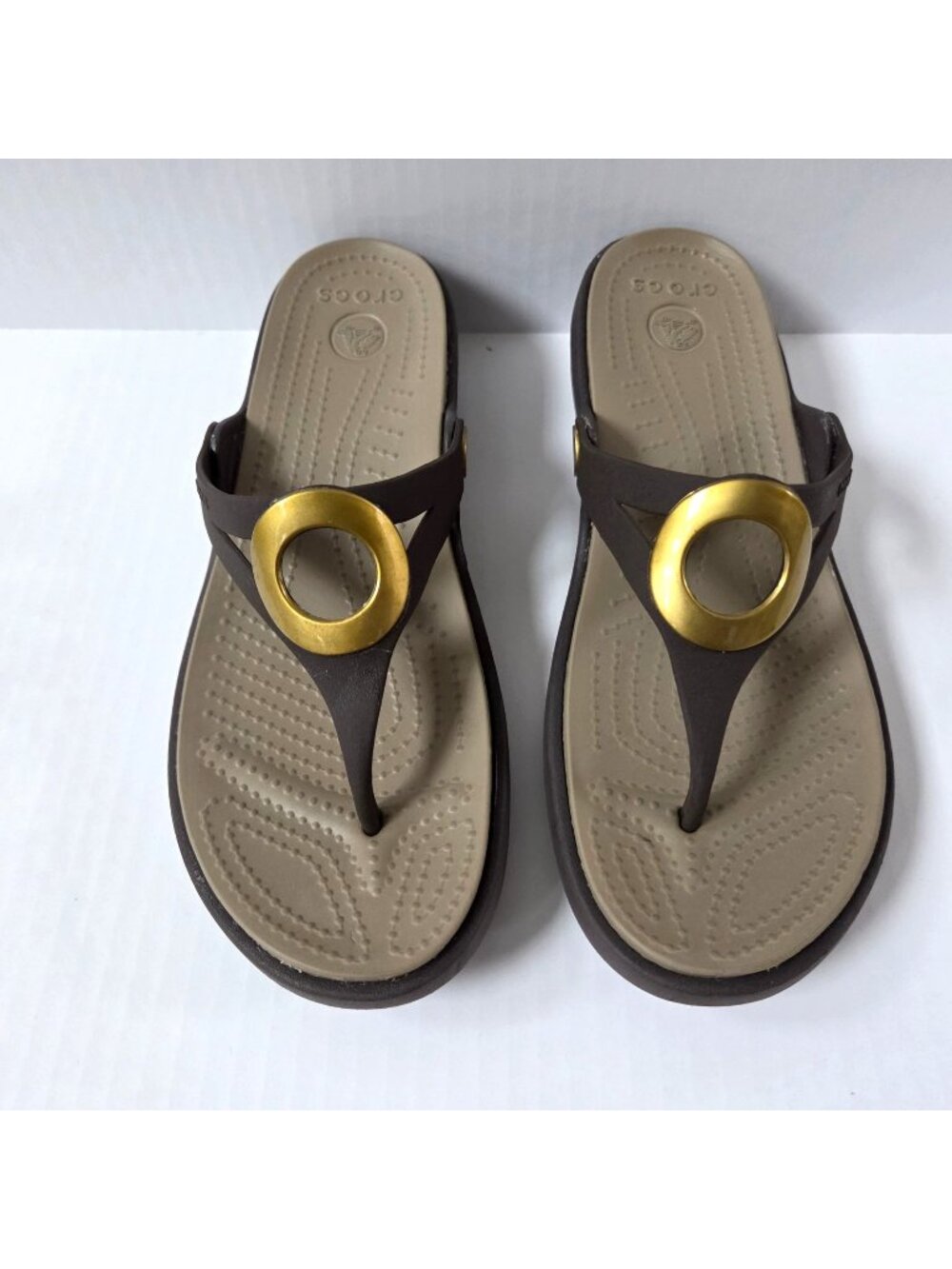 Crocs Shoes Womens 8 Sanrah Circle Slides Brown Gold Slip On Wedge Sandals